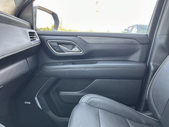 Used 2023 GMC Yukon SLT AWD/4WD image 45