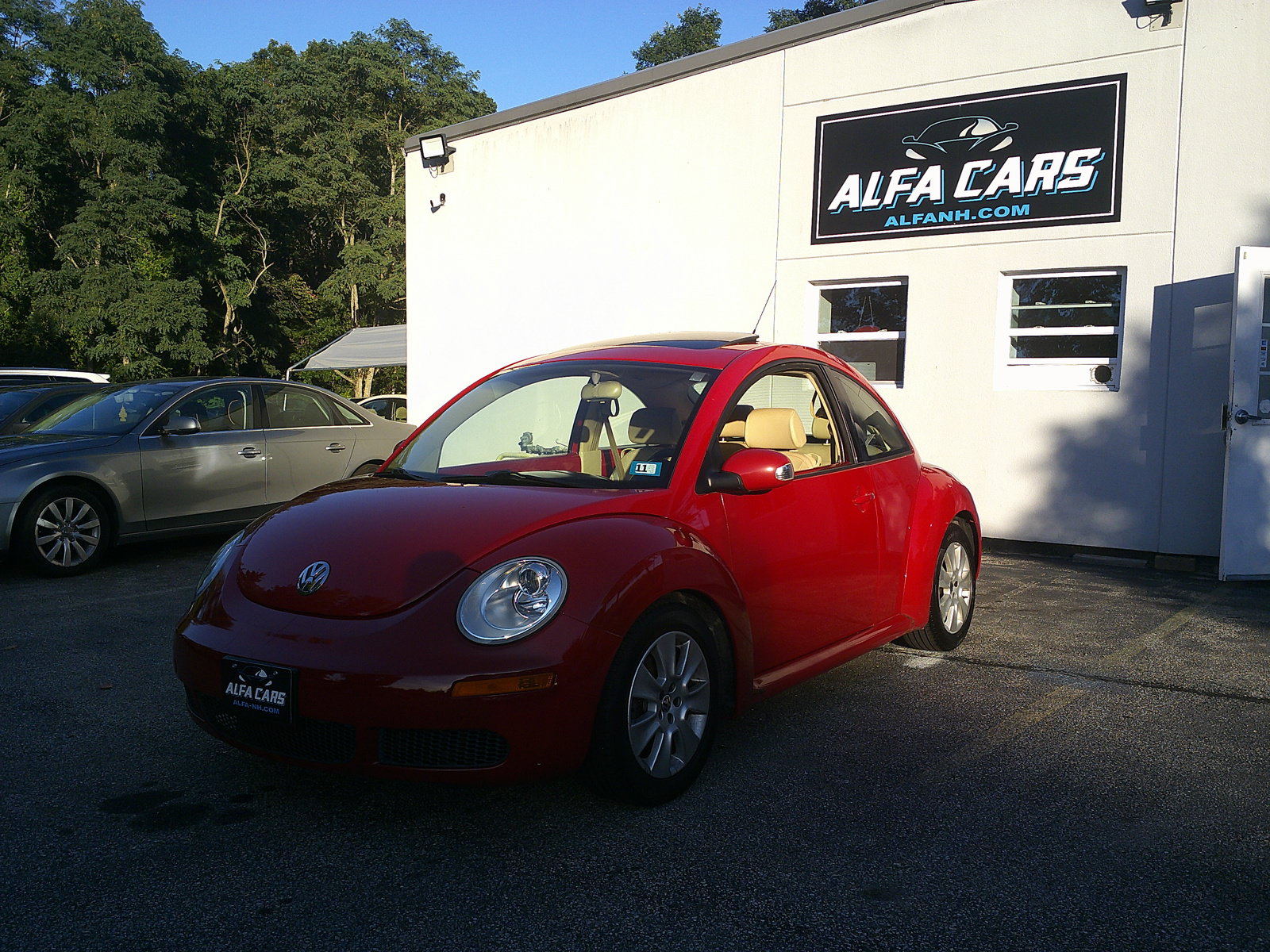 Used 2009 Volkswagen Beetle S FWD image 1