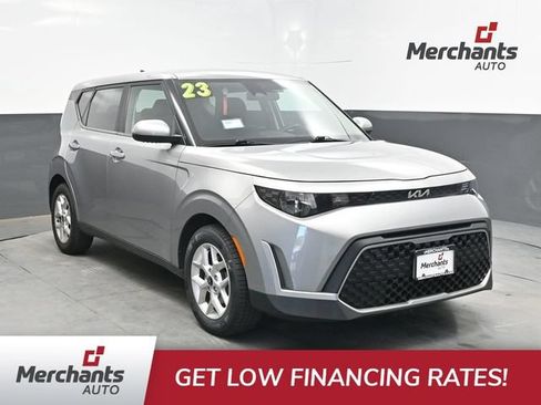 Used 2023 Kia Soul LX w/ Option Group 015 FWD image 1