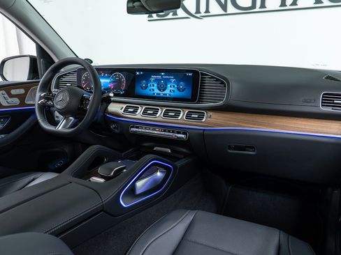 New 2026 Mercedes-Benz GLS 450 4MATIC image 14