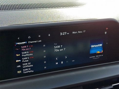 Used 2025 Kia Seltos EX w/ EX Sunroof Package image 17