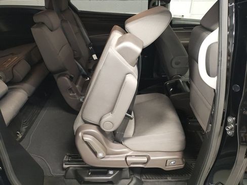 Used 2018 Honda Odyssey EX image 13