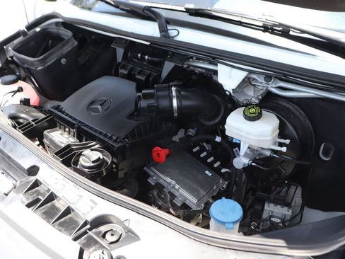 Used 2025 Mercedes-Benz Sprinter 2500 image 19