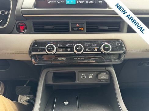 Used 2025 Honda Pilot Touring image 29