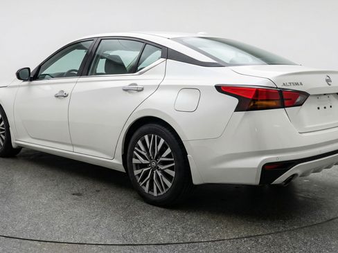 Used 2025 Nissan Altima 2.5 SV image 6