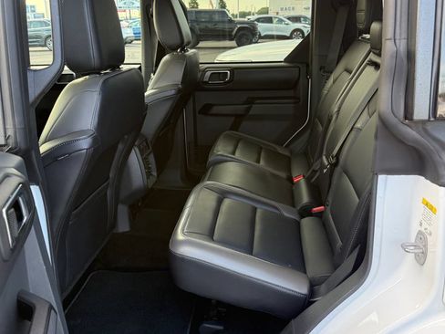 Used 2025 Ford Bronco Outer Banks AWD/4WD image 11