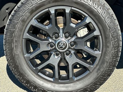 Used 2024 Toyota Tundra Platinum image 31