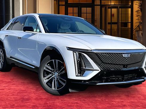 New 2026 Cadillac Lyriq Premium Luxury w/ LPO, Floor Liner Package AWD/4WD image 2