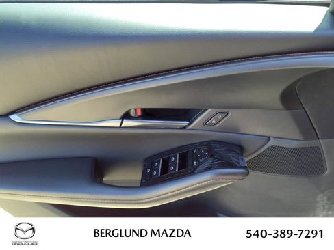 New 2025 MAZDA CX-30 Carbon image 12