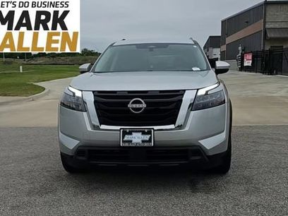 Used 2025 Nissan Pathfinder SV