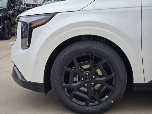 New 2026 Kia Carnival SX FWD image 5