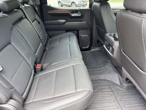 Used 2025 GMC Sierra 1500 Denali w/ Denali Reserve Package AWD/4WD image 32