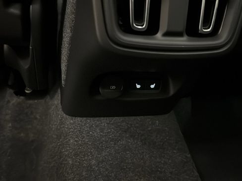 New 2026 Volvo XC40 B5 Ultra w/ Protection Package Premier AWD/4WD image 28