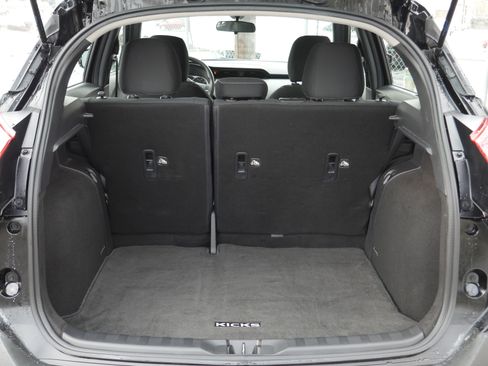 Certified 2020 Nissan Kicks S image 18