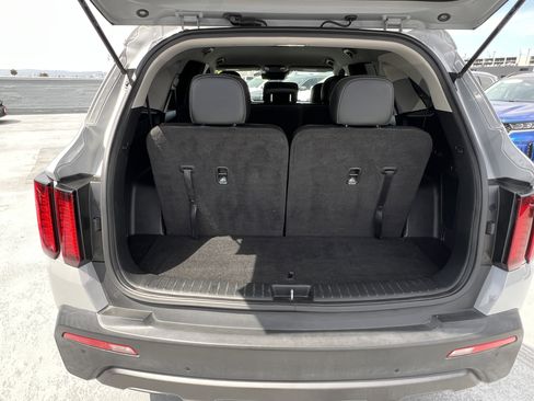 Used 2022 Kia Sorento S image 23