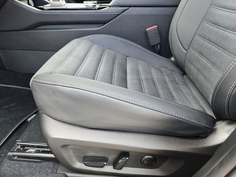 New 2026 Mitsubishi Outlander SE image 19