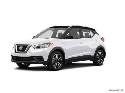 Used 2019 Nissan Kicks SV FWD image 1
