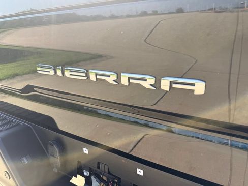 Used 2022 GMC Sierra 2500 AT4 AWD/4WD image 6