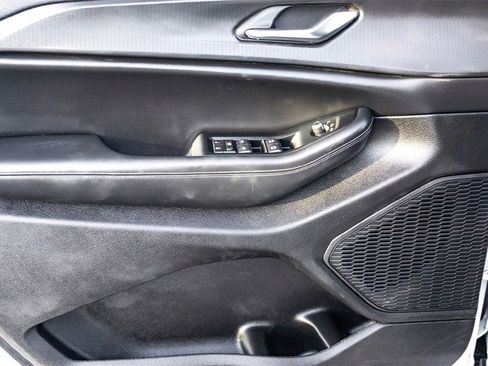 Used 2024 Jeep Grand Cherokee Altitude image 10