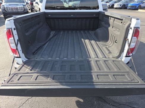 Certified 2020 GMC Canyon 2WD Crew Cab w/ Convenience Package image 20