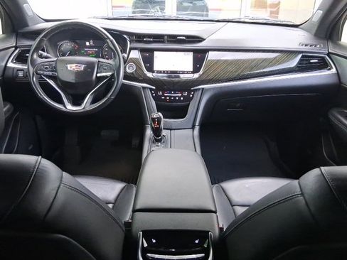 Used 2020 Cadillac XT6 Premium Luxury image 8