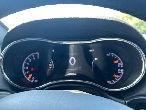 Used 2022 Jeep Grand Cherokee Laredo X RWD image 24