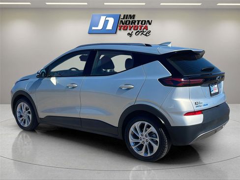 Used 2023 Chevrolet Bolt EUV LT w/ Driver Confidence Package image 7