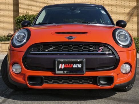Used 2019 MINI Cooper S w/ Premium Package image 17
