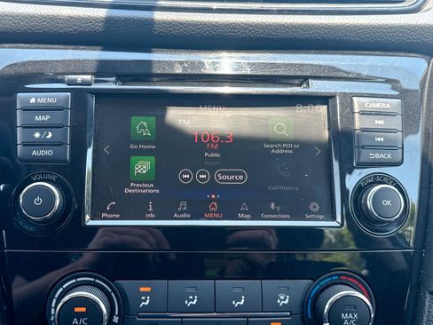 Used 2018 Nissan Rogue S AWD/4WD image 28