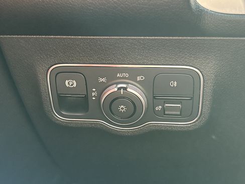 Certified 2023 Mercedes-Benz GLB 250 image 23