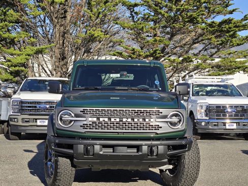 New 2025 Ford Bronco Badlands image 3