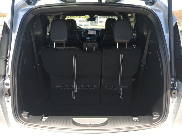 New 2026 Chrysler Pacifica Select FWD image 14