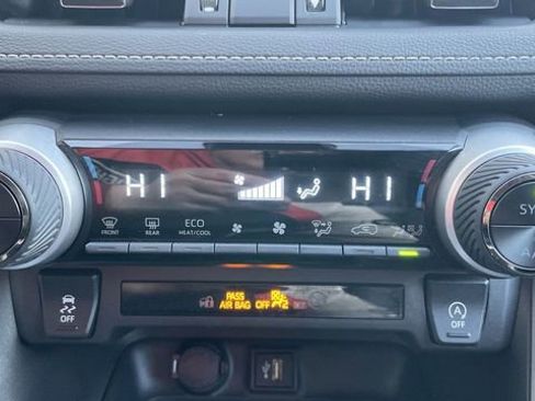 Used 2025 Toyota RAV4 XLE Premium image 18