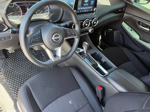 Used 2024 Nissan Sentra SV FWD image 16