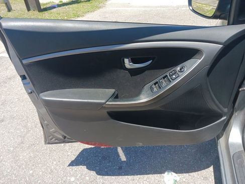 Used 2016 Hyundai Elantra GT FWD image 11