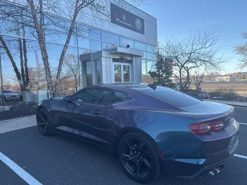 Used 2021 Chevrolet Camaro LT w/ Technology Package image 6