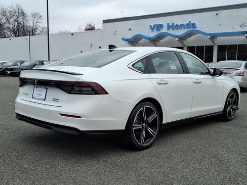 Used 2024 Honda Accord Sport image 6