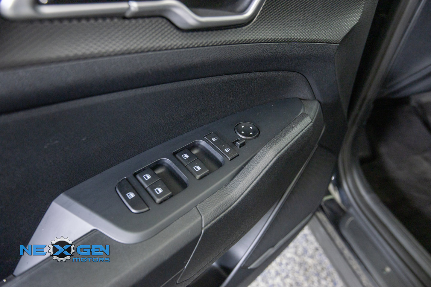 Used 2025 Kia Sportage LX FWD image 13