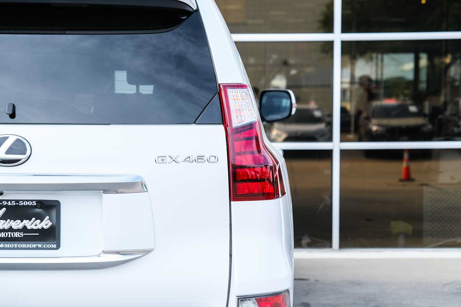 Used 2022 Lexus GX 460 Luxury w/ Sport Design Package AWD/4WD image 12