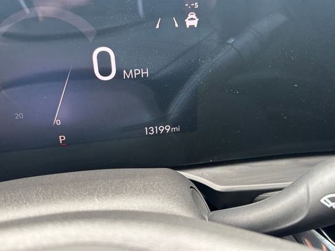 Used 2025 Buick Envista Sport Touring image 39