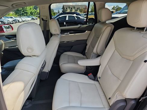 Used 2020 Cadillac XT6 Premium Luxury AWD/4WD image 27