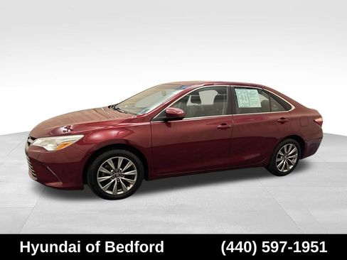 Used 2016 Toyota Camry XLE w/ Moonroof Package FWD image 8