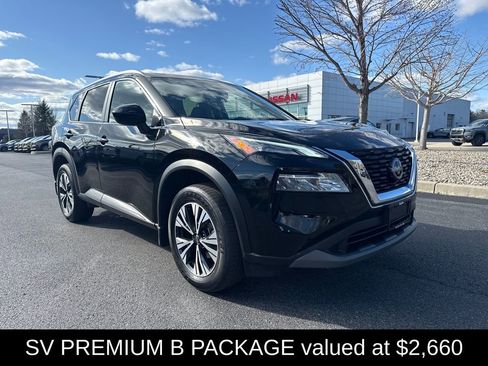 Used 2023 Nissan Rogue SV w/ SV Premium B Package image 2