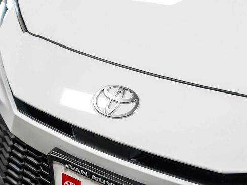 Certified 2025 Toyota Camry SE w/ Convenience Package FWD image 9