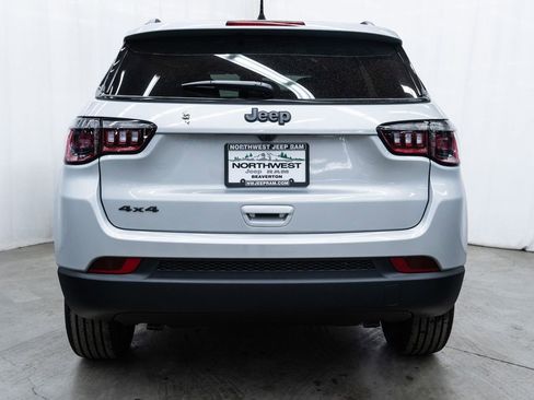 Used 2026 Jeep Compass Latitude image 5