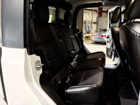 Used 2020 Jeep Gladiator Overland image 23