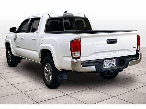 Used 2017 Toyota Tacoma SR5 w/ Tow Package RWD image 14