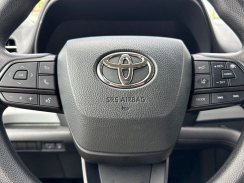Used 2026 Toyota Sienna LE AWD/4WD image 24