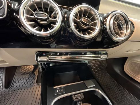 Used 2022 Mercedes-Benz A 220 image 17