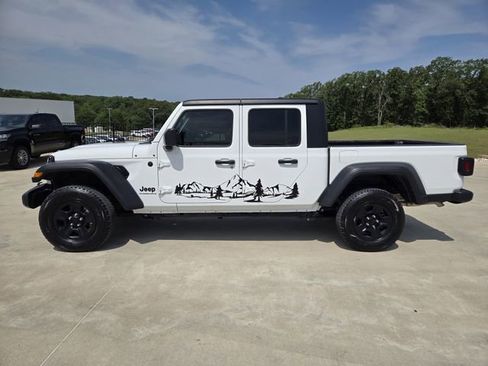 Used 2024 Jeep Gladiator Sport AWD/4WD image 5